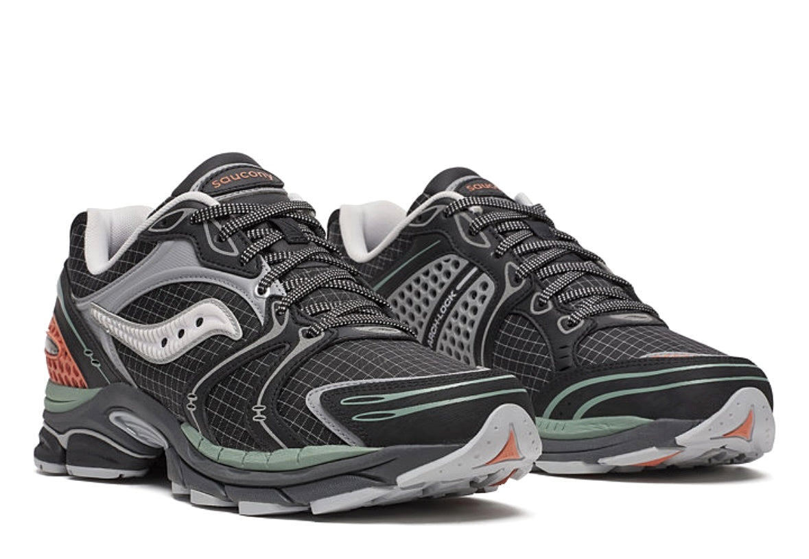 TRIUMPH Black / Shadow